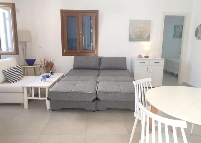 Semesterbostad Olive Tree & Capari Homes & With Pool!