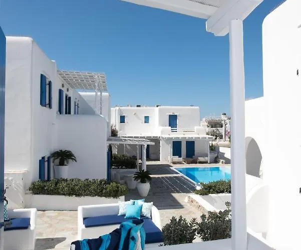 Semesterbostad Olive Tree & Capari Homes & With Pool!