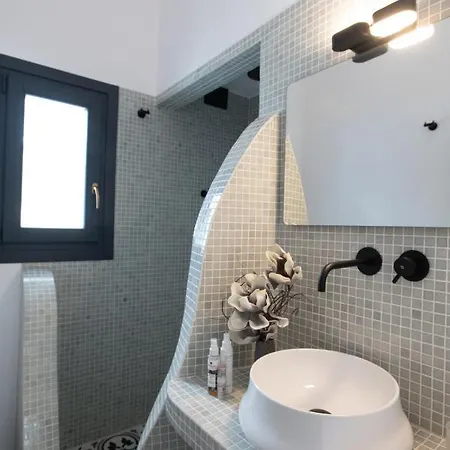 Olive Tree & Capari Homes & With Pool!