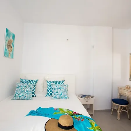 Holiday home Olive Tree & Capari Homes & With Pool! *