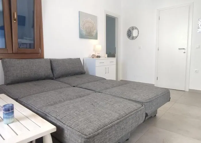Olive Tree & Capari Homes & With Pool! Casa vacanze