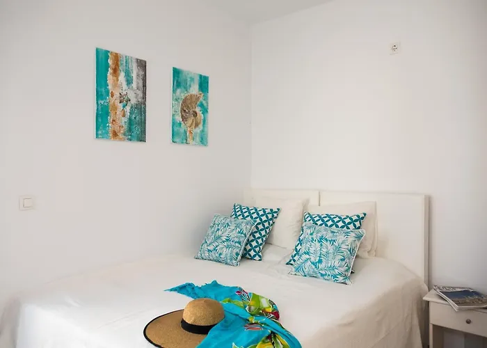 בית נופש Olive Tree & Capari Homes & With Pool! *