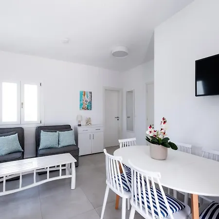 Olive Tree & Capari Homes & With Pool! Mykonos Town